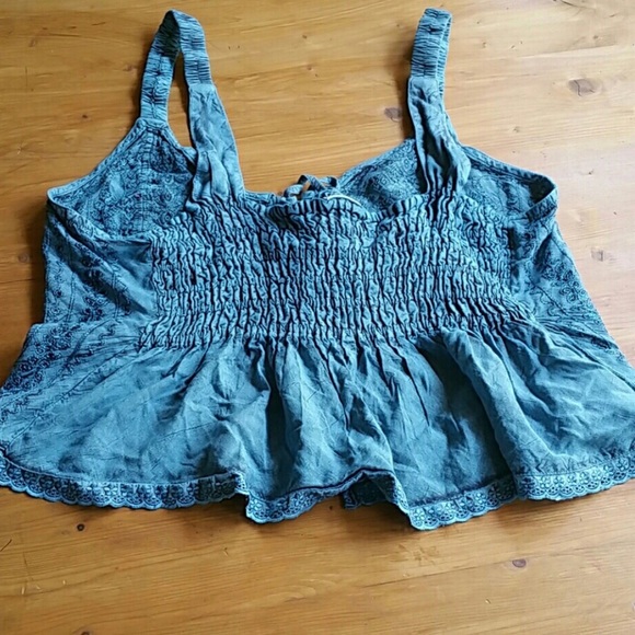 Crop top - Picture 2 of 5